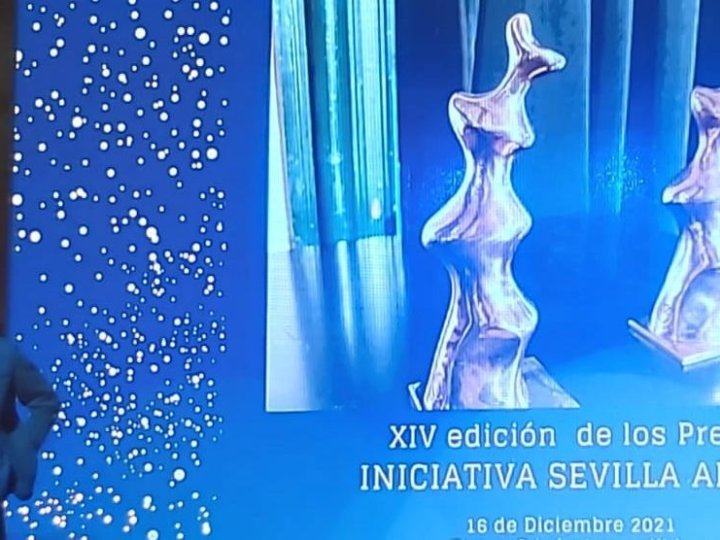 Ricardo Iniesta recibe el Premio ISA a la internacionalización de Sevilla